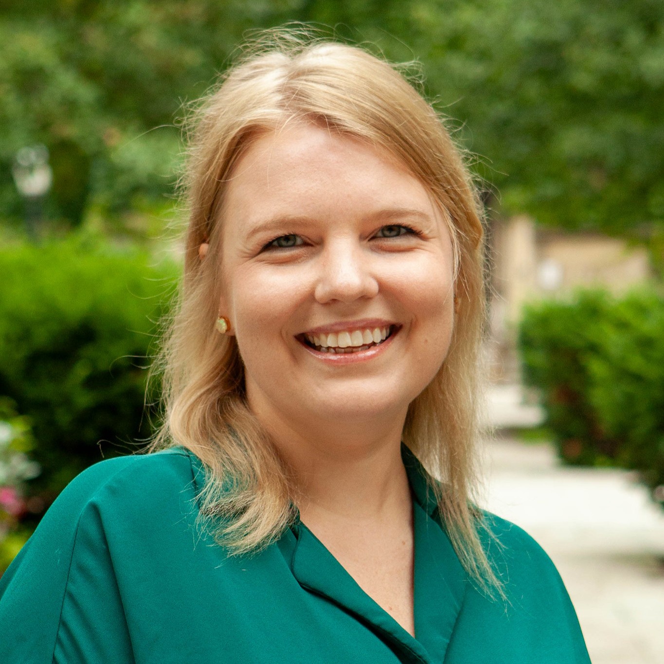 Maggie Sandholm headshot 